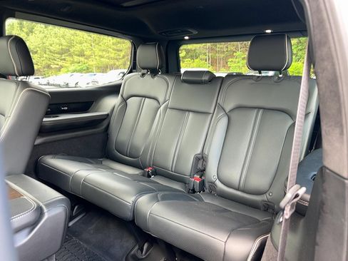 Used 2022 Jeep Grand Wagoneer Series II AWD/4WD image 31