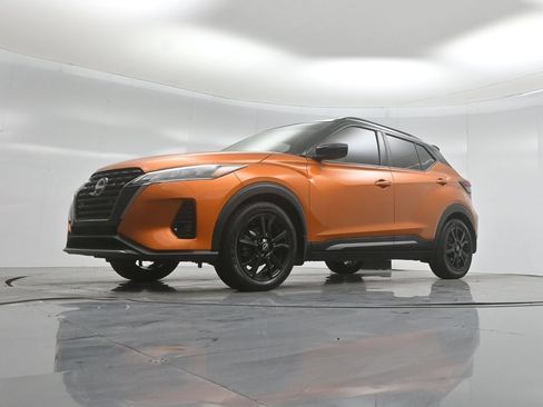 Used 2023 Nissan Kicks SR FWD image 43