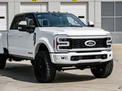 Used 2026 Ford F450 Platinum w/ FX4 Off-Road Package image 29