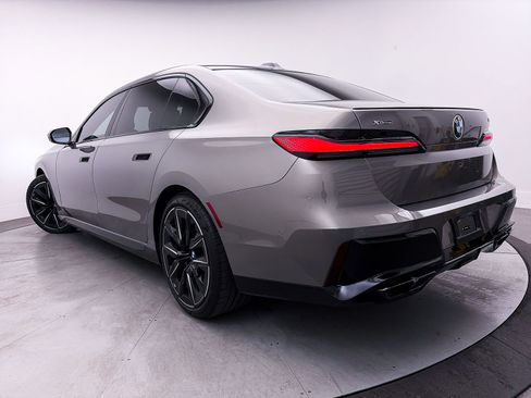 Used 2024 BMW 760i xDrive image 2