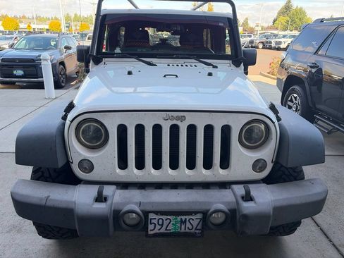 Used 2018 Jeep Wrangler Unlimited Sport S AWD/4WD image 9
