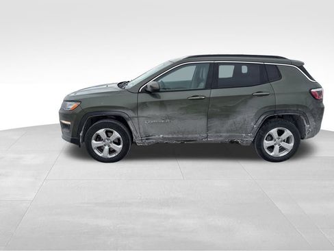 Used 2019 Jeep Compass Latitude w/ Cold Weather Group image 2