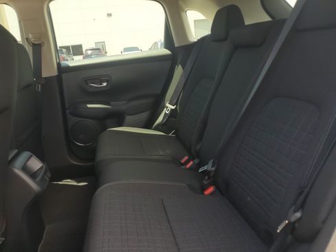 Used 2023 Honda HR-V LX image 12
