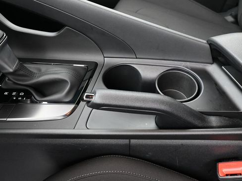 Certified 2025 Hyundai Elantra Sport image 29