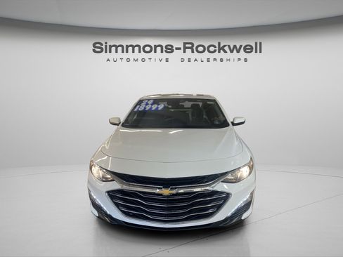 Used 2024 Chevrolet Malibu LT image 2