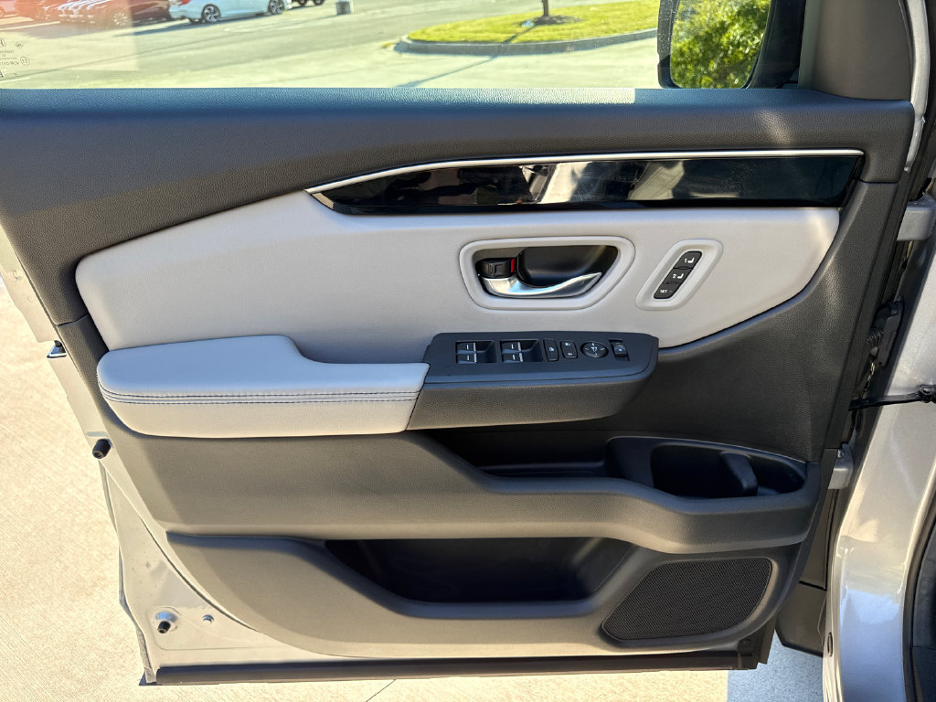 Certified 2025 Honda Pilot EX-L image 14