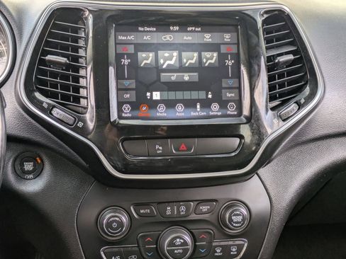 Used 2020 Jeep Cherokee Limited image 26