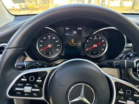 Used 2022 Mercedes-Benz GLC 300 image 30