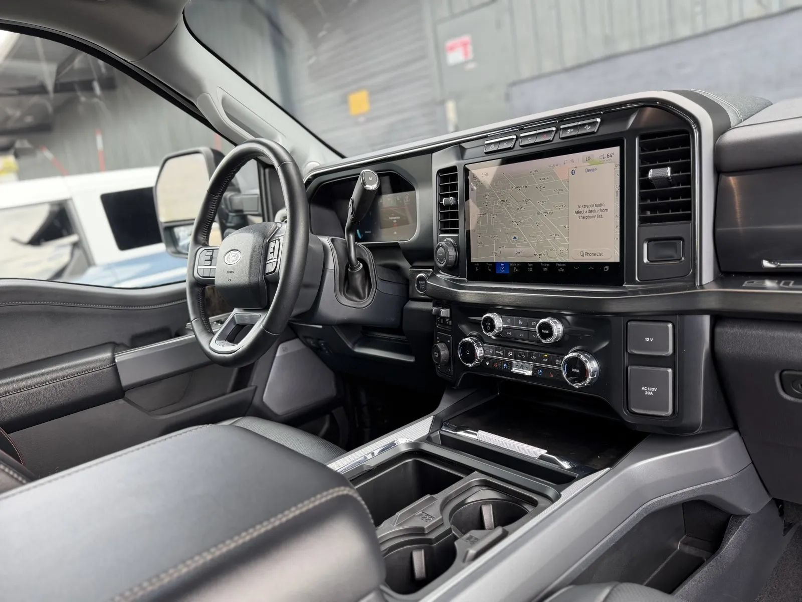 Used 2024 Ford F250 Lariat w/ Lariat Ultimate Package AWD/4WD image 22
