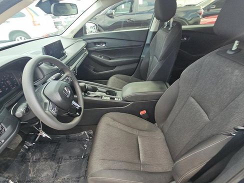 Used 2025 Honda Accord SE image 8