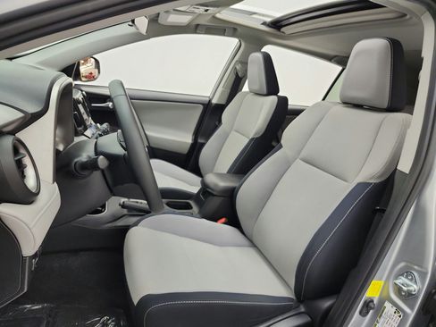 Used 2016 Toyota RAV4 XLE FWD image 10