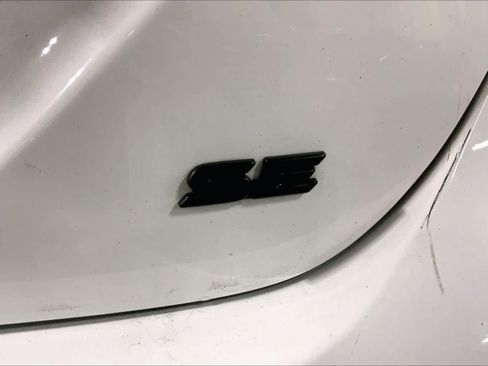 Used 2024 Toyota Camry SE FWD image 10