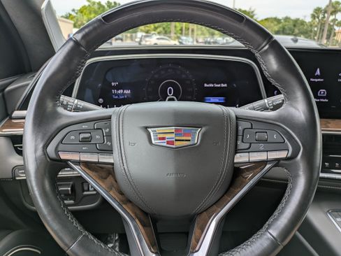 Certified 2024 Cadillac Escalade ESV Premium Luxury Platinum AWD/4WD image 28