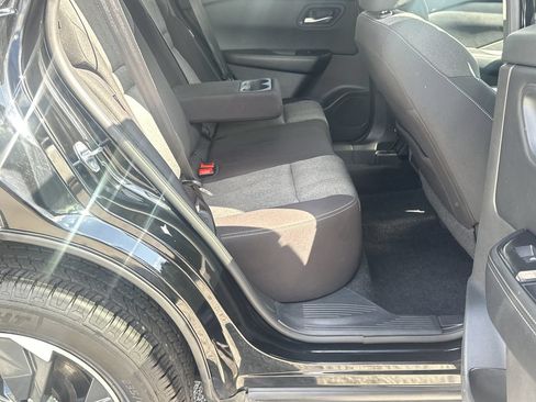 Used 2025 Nissan Rogue SV FWD image 15