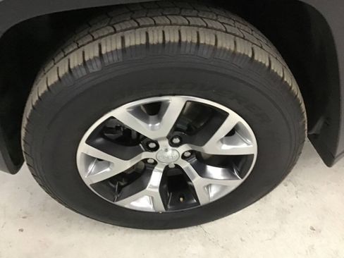 Used 2015 Jeep Cherokee Trailhawk w/ Comfort/Convenience Group AWD/4WD image 10