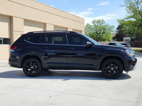 Used 2022 Volkswagen Atlas SE w/ Panoramic Sunroof Package AWD/4WD image 6