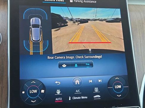 Used 2023 Mercedes-Benz GLC 300 4MATIC image 12