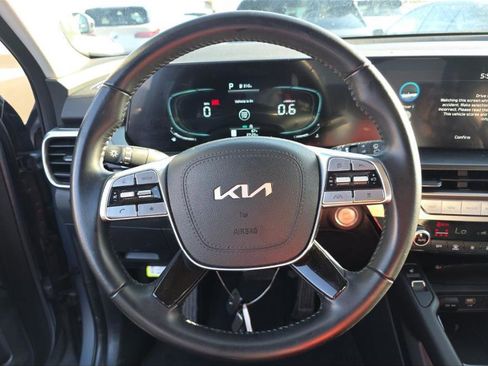 Used 2025 Kia Telluride S image 5