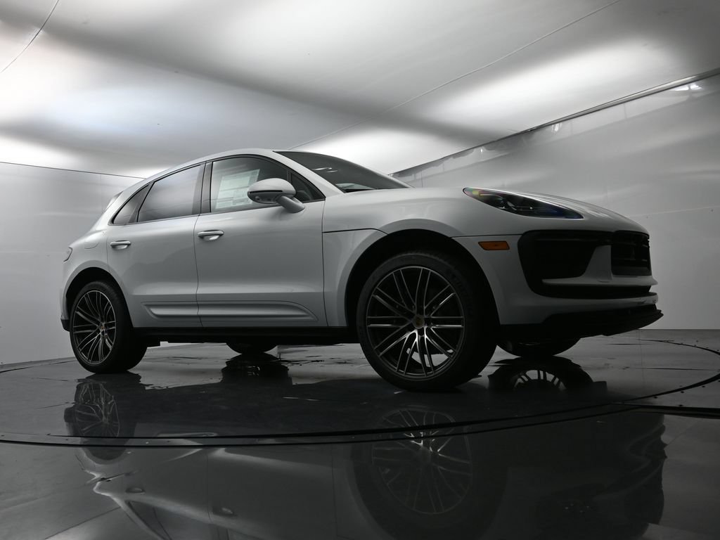 Certified 2026 Porsche Macan AWD/4WD image 54