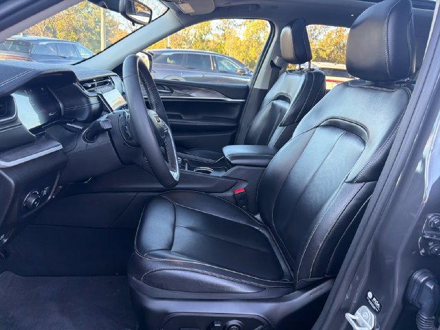 Used 2024 Jeep Grand Cherokee Limited AWD/4WD image 11