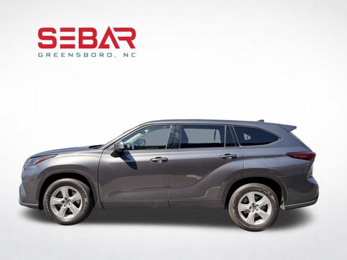 Used 2020 Toyota Highlander L FWD image 9