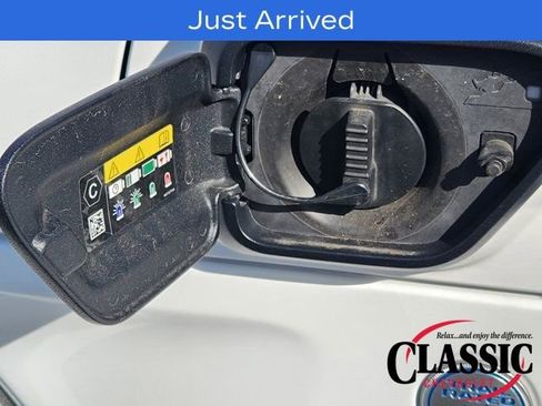 Used 2023 Jeep Wrangler Unlimited Sahara w/ Cold Weather Group image 20