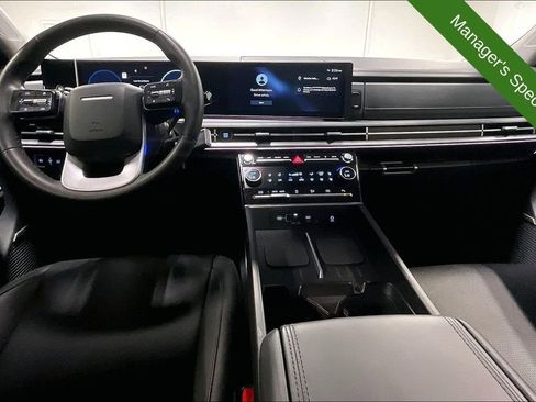 Used 2025 Hyundai Santa Fe Limited FWD image 18
