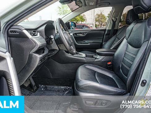 Used 2023 Toyota RAV4 XLE Premium image 22