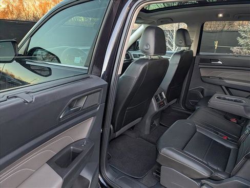 Used 2023 Volkswagen Atlas SE w/ Panoramic Sunroof Package image 25