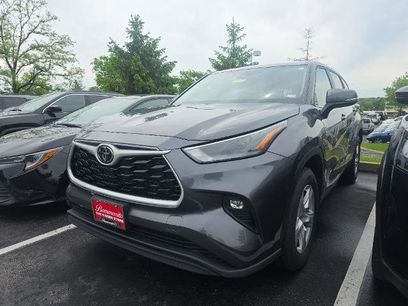 Used 2025 Toyota Highlander LE