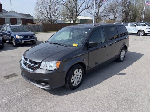Used 2020 Dodge Grand Caravan SE w/ UConnect Hands-Free Group image 1