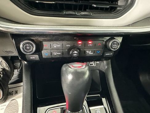 Used 2022 Jeep Compass Limited AWD/4WD image 17