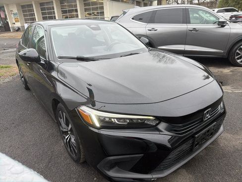 Used 2023 Honda Civic EX image 3