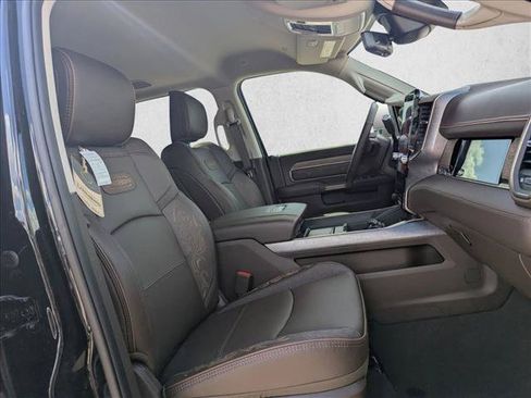 New 2026 RAM 2500 Limited AWD/4WD image 16