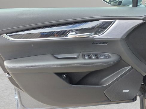 Used 2022 Cadillac XT6 Premium Luxury image 9