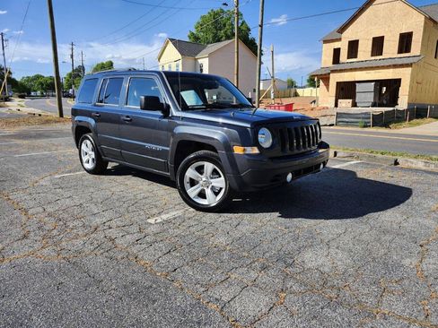 Used 2015 Jeep Patriot Latitude w/ Trailer Tow Prep Group FWD image 1