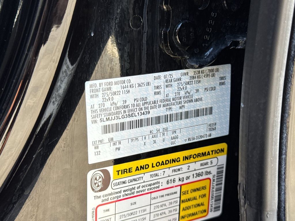 Certified 2025 Lincoln Navigator L Reserve AWD/4WD image 28