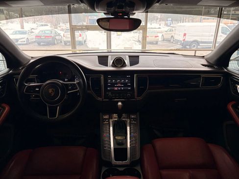 Used 2017 Porsche Macan S image 24