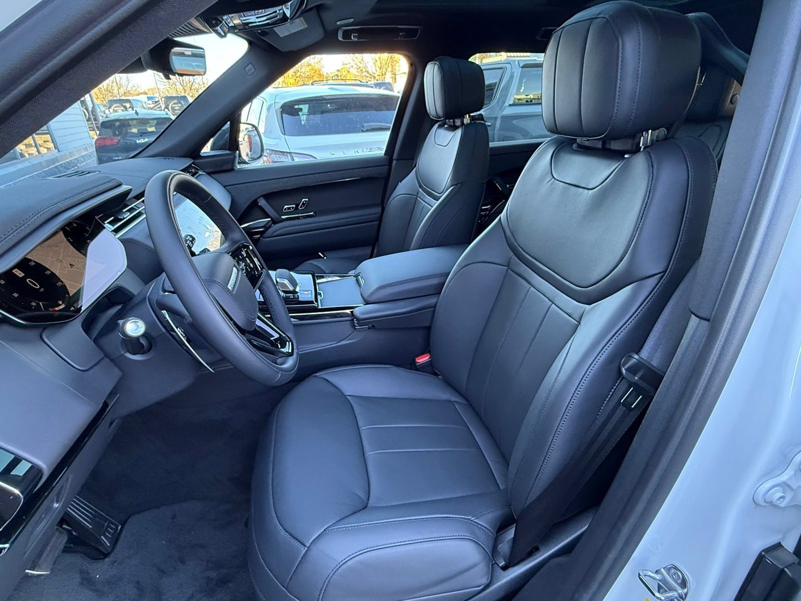 New 2025 Land Rover Range Rover Sport Dynamic SE AWD/4WD image 14