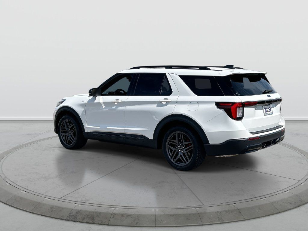 Used 2025 Ford Explorer ST-Line w/ Premium Package RWD image 6