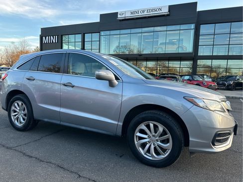 Used 2018 Acura RDX AWD w/ Technology Package image 2
