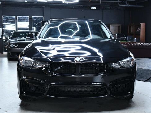 Used 2017 BMW 320i xDrive Sedan AWD/4WD image 4