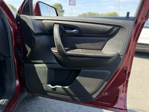 Used 2016 Chevrolet Traverse LT w/ Style and Technology Package FWD image 23
