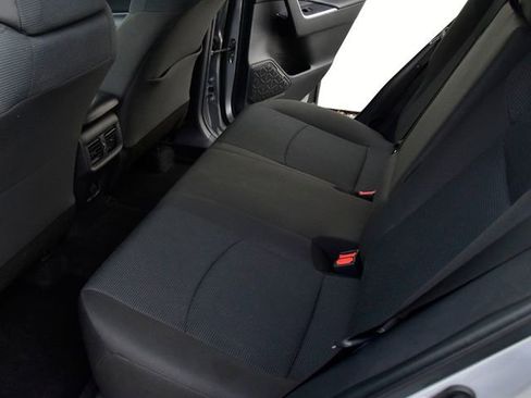 Used 2022 Toyota RAV4 LE image 15