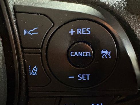 Used 2019 Toyota RAV4 XLE w/ Convenience Package AWD/4WD image 14