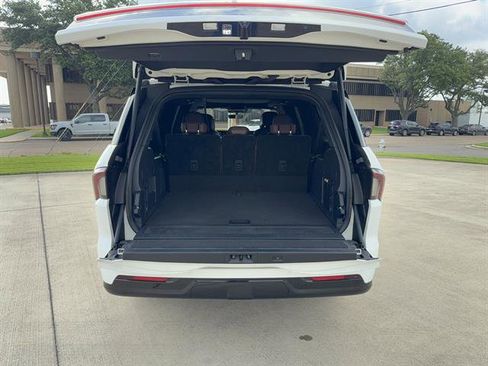 Used 2025 Lincoln Navigator L Reserve AWD/4WD image 6
