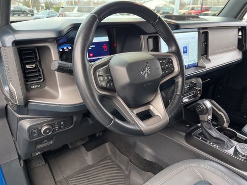 Used 2021 Ford Bronco Outer Banks image 2