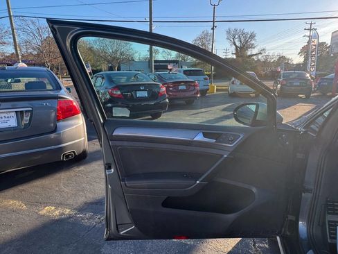 Used 2019 Volkswagen Golf Alltrack SE image 11