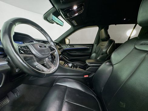 Used 2022 Jeep Grand Cherokee Overland w/ Luxury Tech Group IV image 21