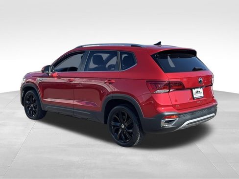 Used 2022 Volkswagen Taos SE FWD image 4